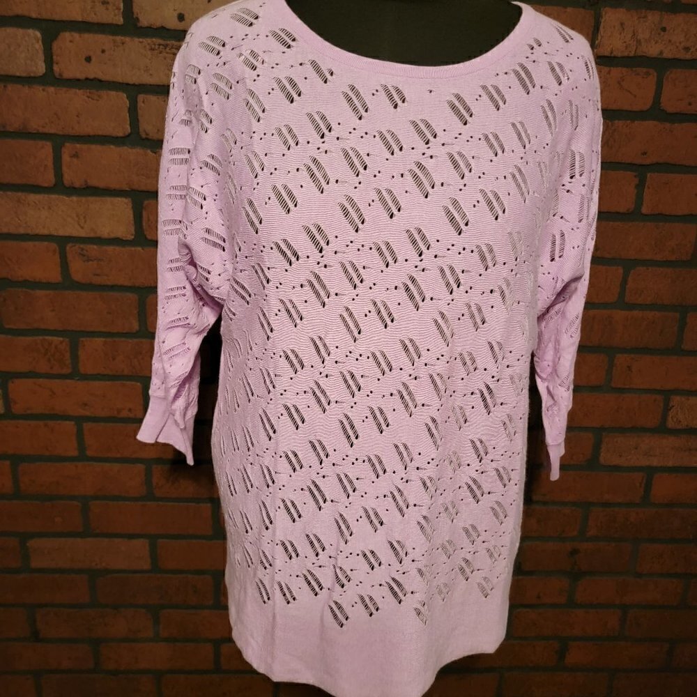 Dana Buchman scoop Neck 3/4 sleeves - Size LG. Purple.